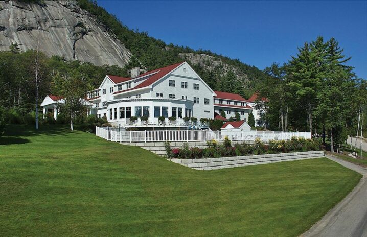 White Mountain Hotel & Resort
